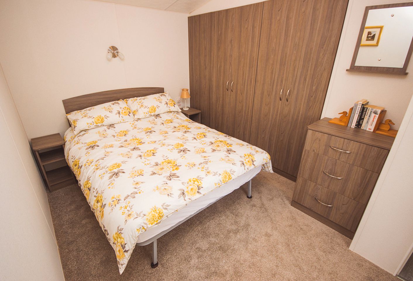 Delightful Log Cabin Vacation Rental in Worcestershire, England