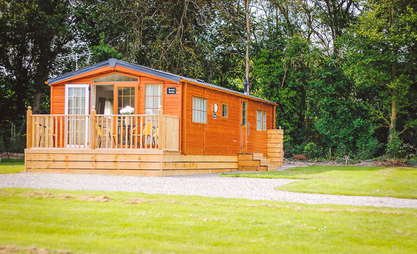 Delightful Log Cabin Vacation Rental in Worcestershire, England