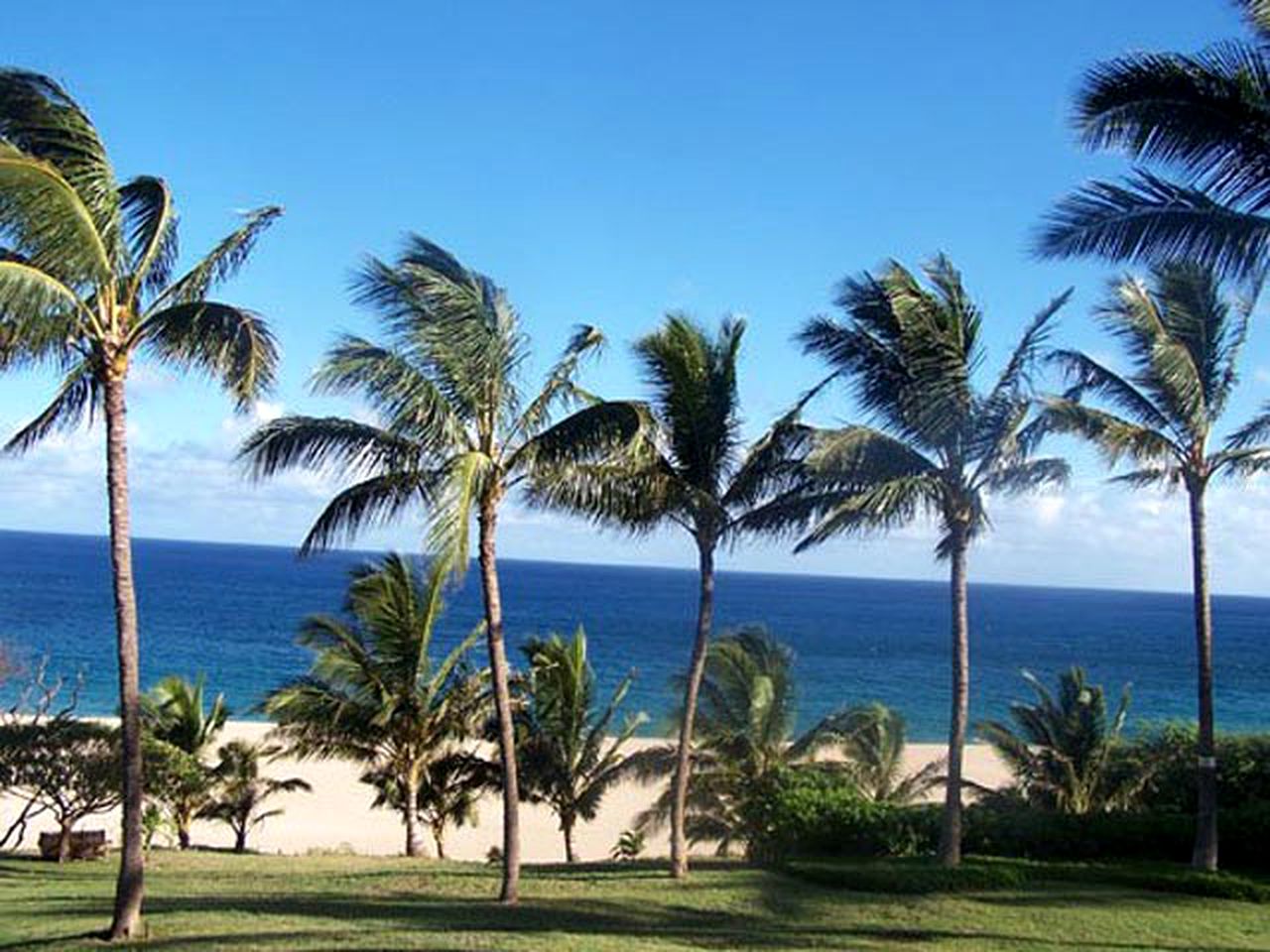 Tropical Villa Getaway with Beachfront Views on Moloka'i, Hawaii