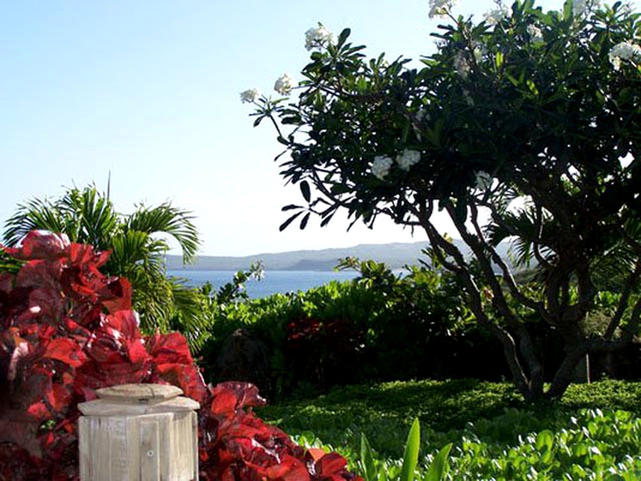 Tropical Villa Getaway with Beachfront Views on Moloka'i, Hawaii