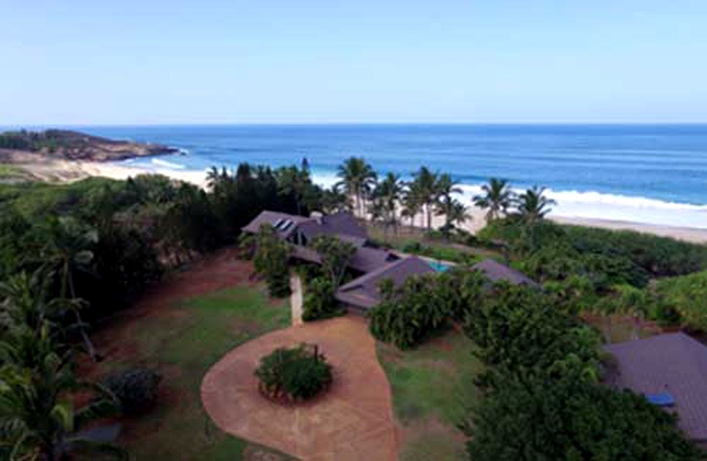 Relaxing Beachfront Villa for Large Groups on Moloka'i, Hawaii