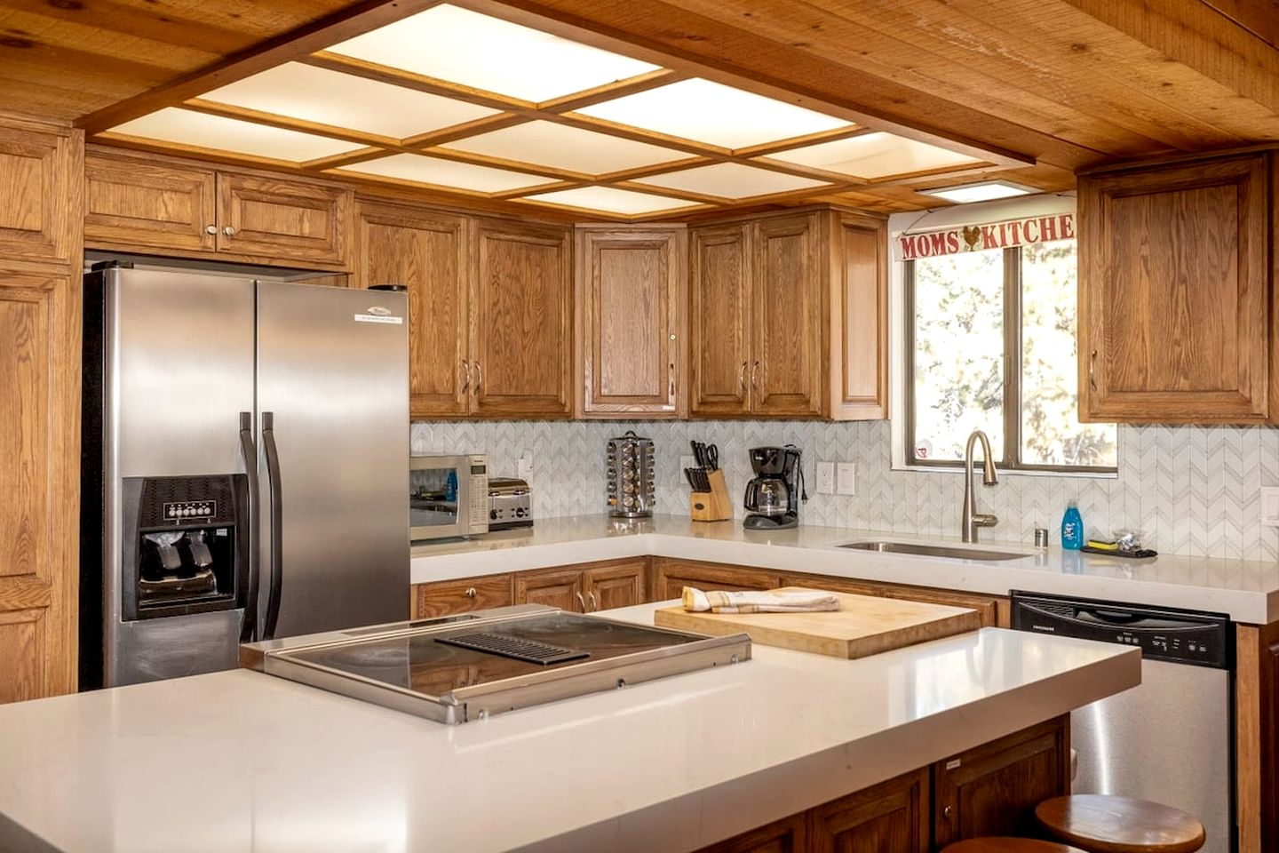 Gorgeous Cottage with Hot-tub and Barbecue in Big Bear Lake, California