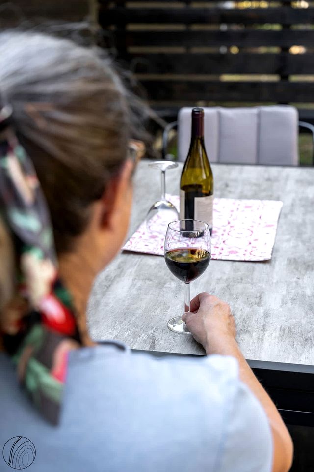 Tranquil Scandinavian Chalet with Panoramic Forest Views and Private Jacuzzi near Saint-Côme, QC