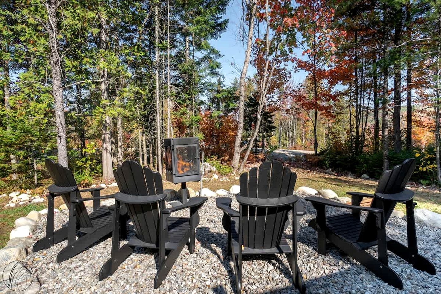 Tranquil Scandinavian Chalet with Panoramic Forest Views and Private Jacuzzi near Saint-Côme, QC
