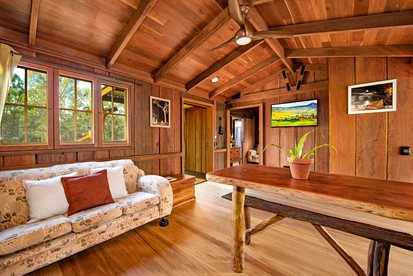 Rustic Wooden Cabin near Fraser Island for a Relaxing Getaway in Queensland - Photo 2
