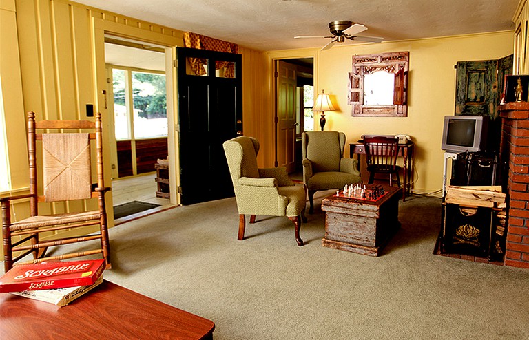 Cottages (Holderness, New Hampshire, United States)