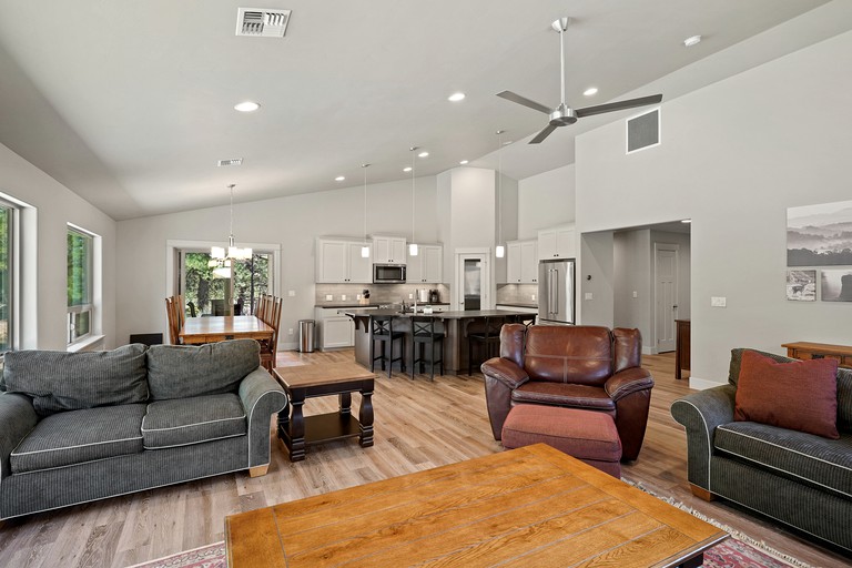 Floating Homes (United States of America, Bend, Oregon)