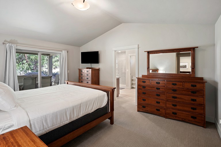 Floating Homes (United States of America, Bend, Oregon)