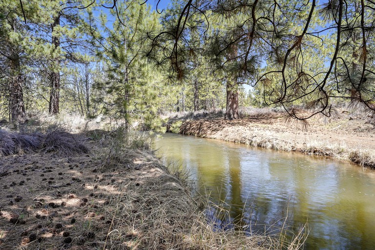 Floating Homes (United States of America, Bend, Oregon)