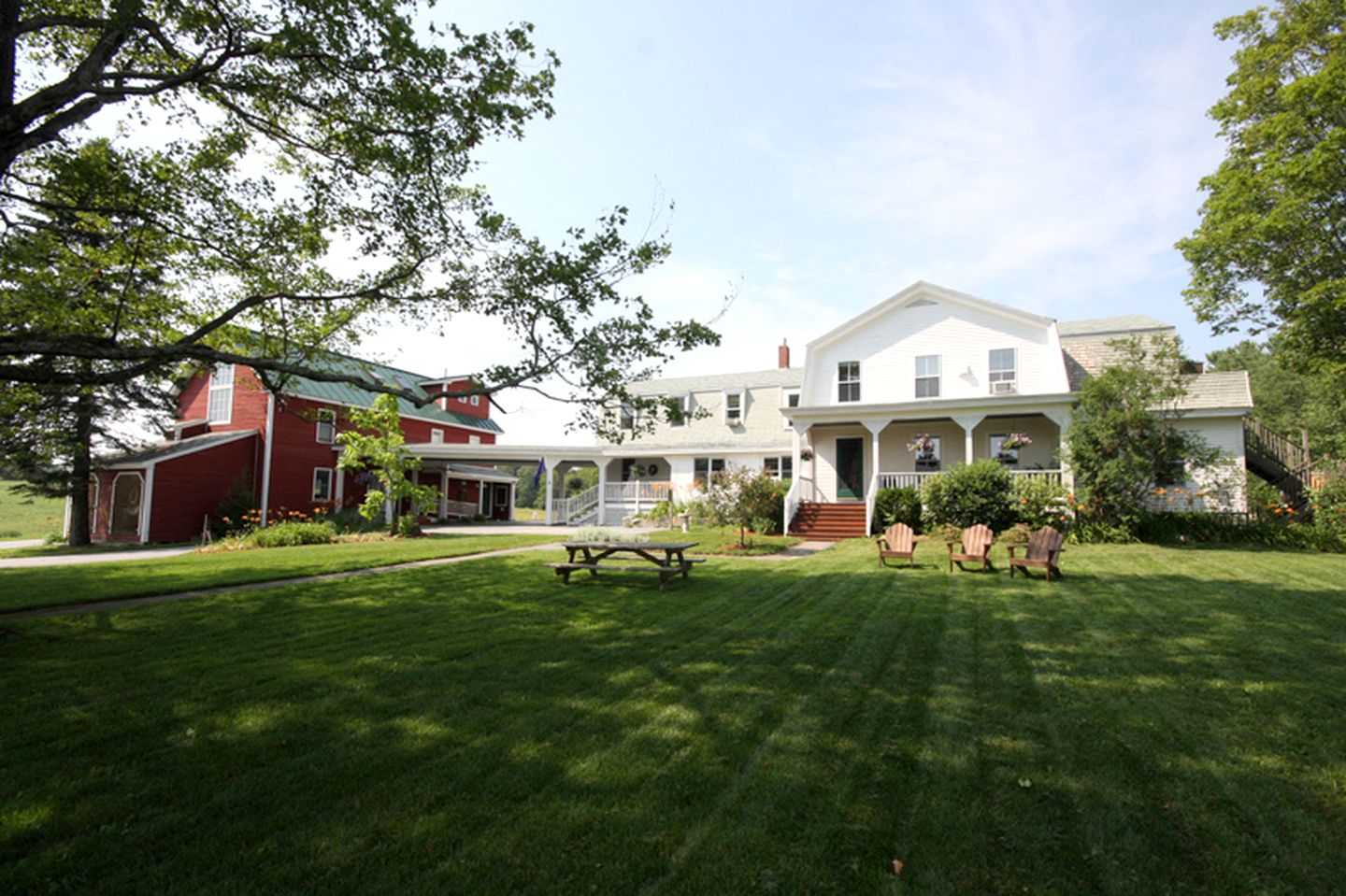 Room with Complimentary Breakfast in the Winthrop Lakes Region, Maine