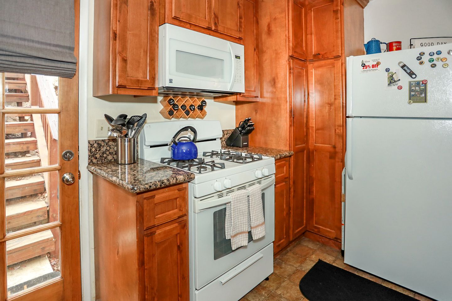 Perfect Family Glamping Getaway Destination: Charming and Comfortable Cabin in Big Bear City, California