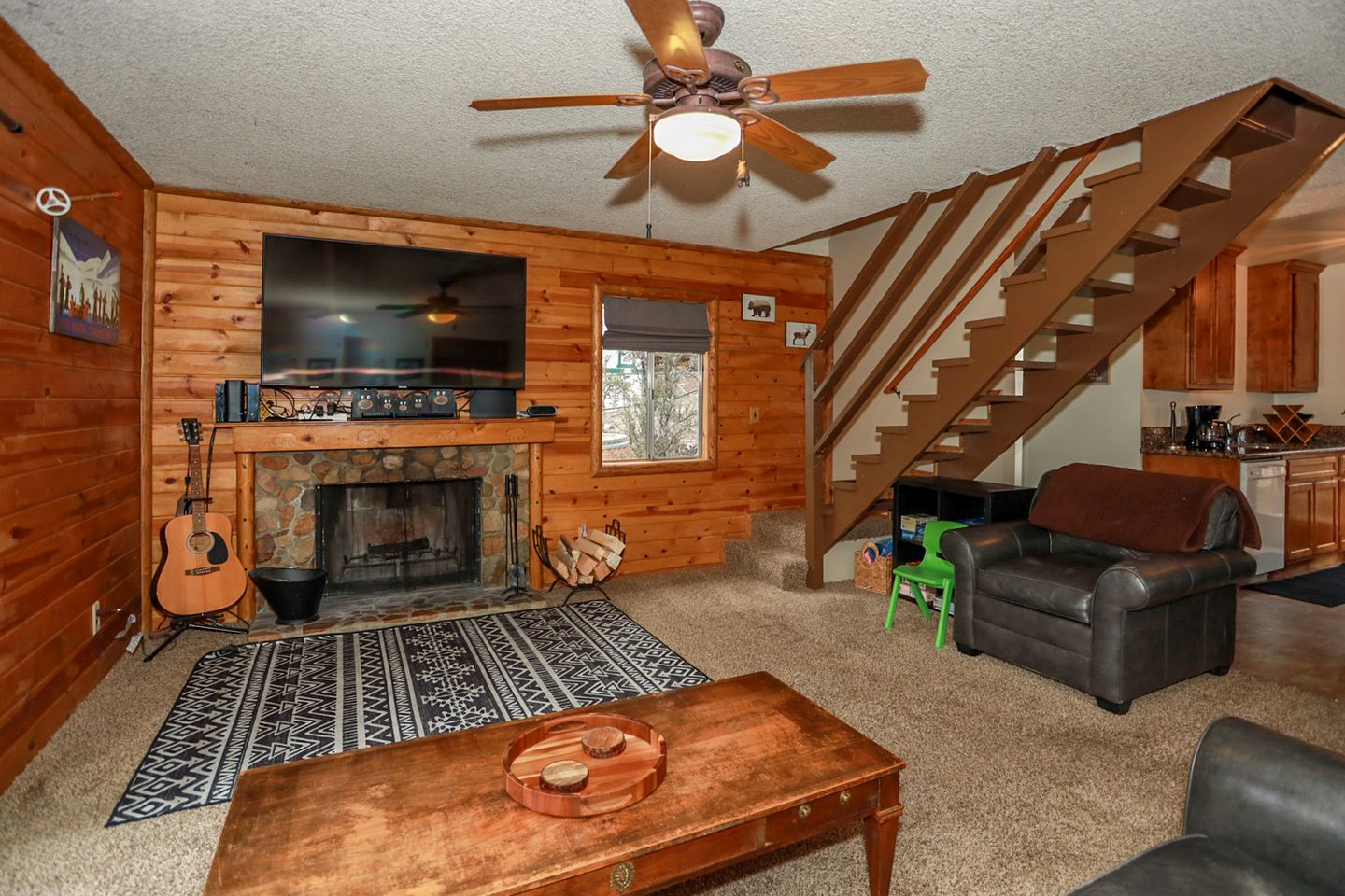 Perfect Family Glamping Getaway Destination: Charming and Comfortable Cabin in Big Bear City, California