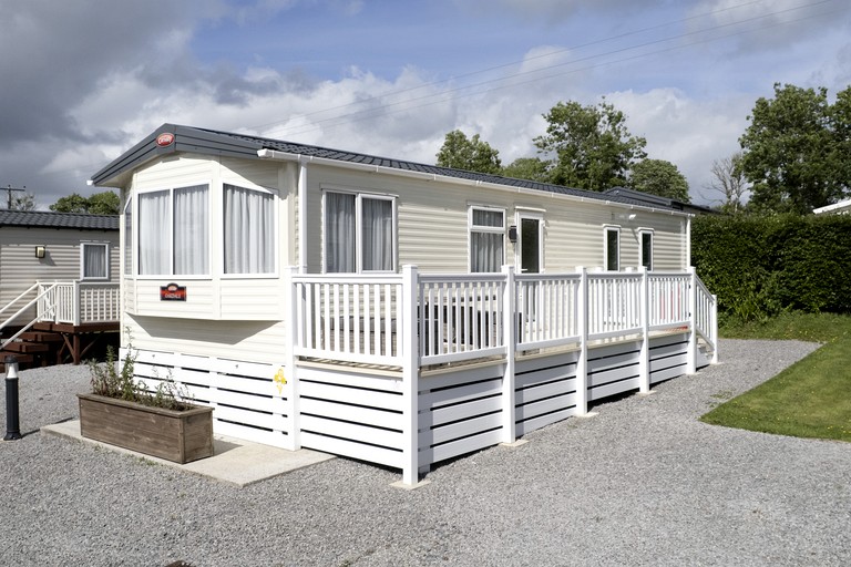 Stylish Caravan with Private Decking near Folly Farm, Begelly Pembrokeshire