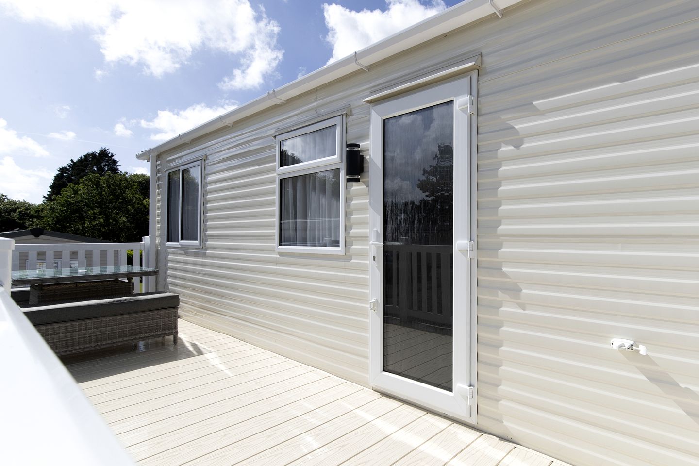 Stylish Caravan with Private Decking near Folly Farm, Begelly Pembrokeshire