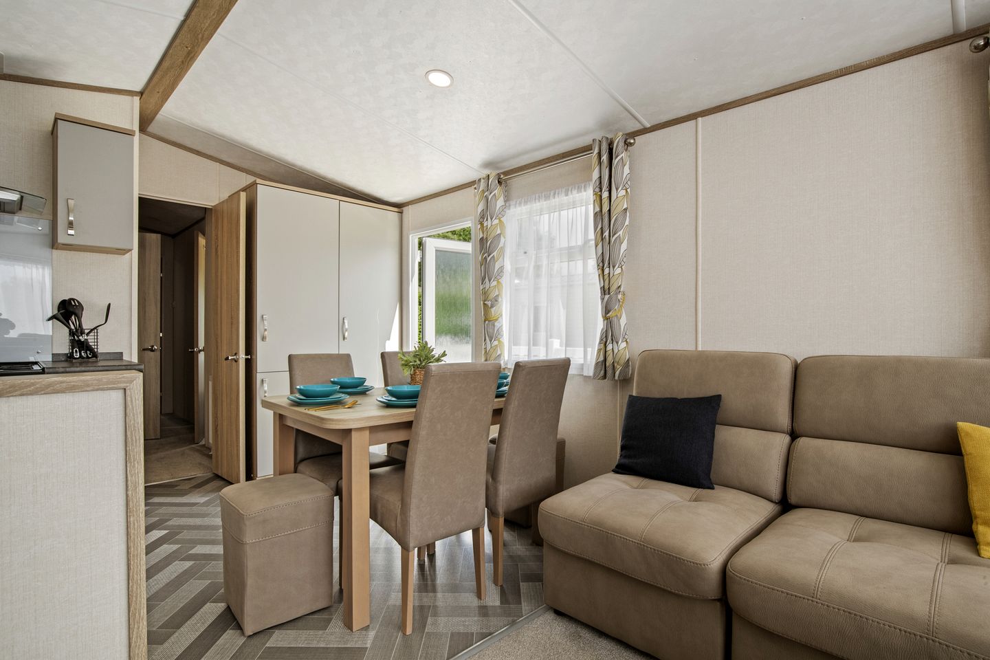 Stylish Caravan with Private Decking near Folly Farm, Begelly Pembrokeshire