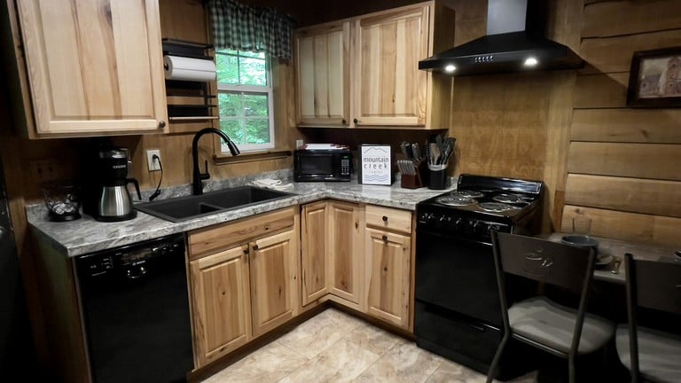 Cabins (United States of America, Bruceton Mills, West Virginia)