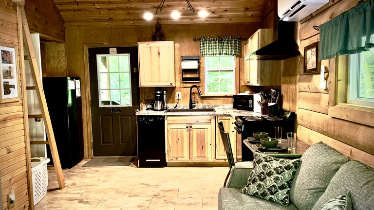 Cabins (United States of America, Bruceton Mills, West Virginia)