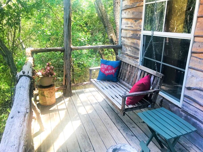 Cabins (United States of America, Marble Falls, Texas)