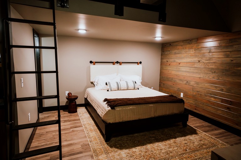 Cabins (United States of America, Cedar Bluff, Alabama)