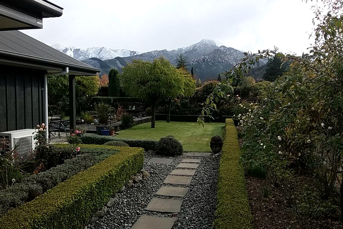Luxurious Suite Overlooking Mt Dunblane in Hanmer Springs, South Island
