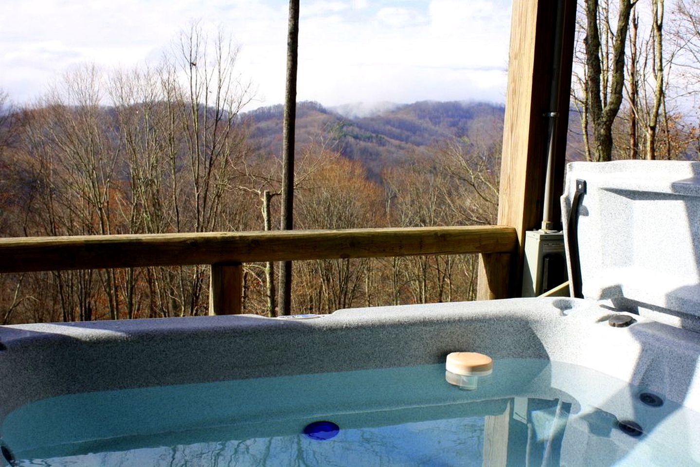 Impressive Log Cabin with a Private Hot Tub in Mars Hill, North Carolina