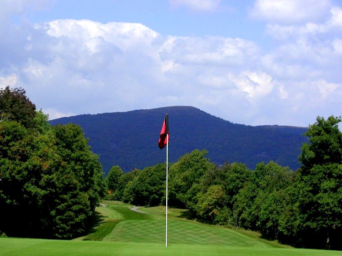 Log Cabins (Mars Hill, North Carolina, United States)