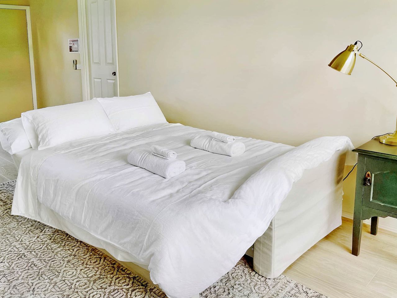 Glamping in Harmony with the Great Outdoors in this Wonderful Cottage in the Blue Mountains