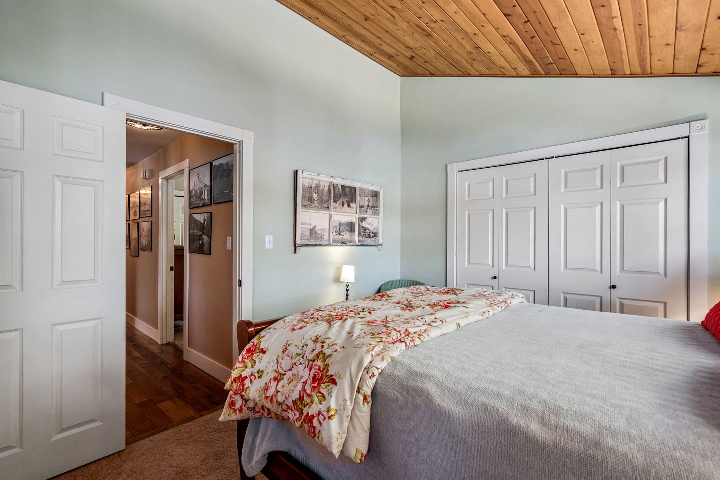 Wonderful Family Glamping Vacation Destination: A Beautiful Cottage by Pine Mountain Lake in Groveland, California