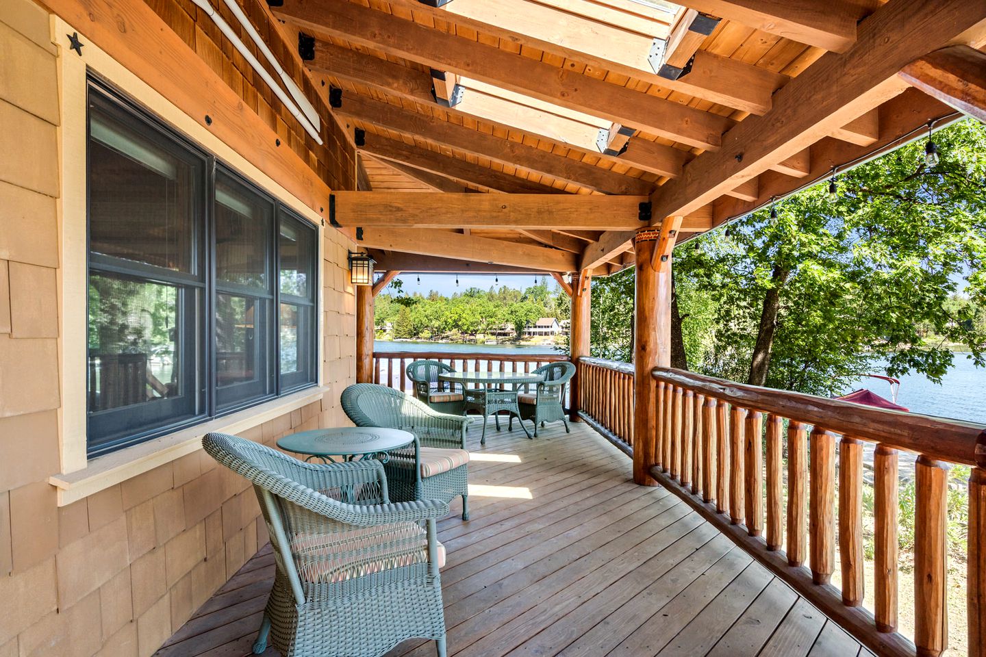 Wonderful Family Glamping Vacation Destination: A Beautiful Cottage by Pine Mountain Lake in Groveland, California