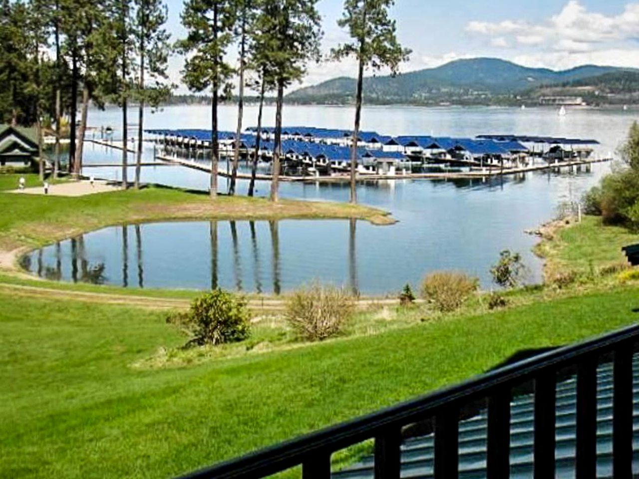 Cozy Lakefront Rental in Harrison, Idaho