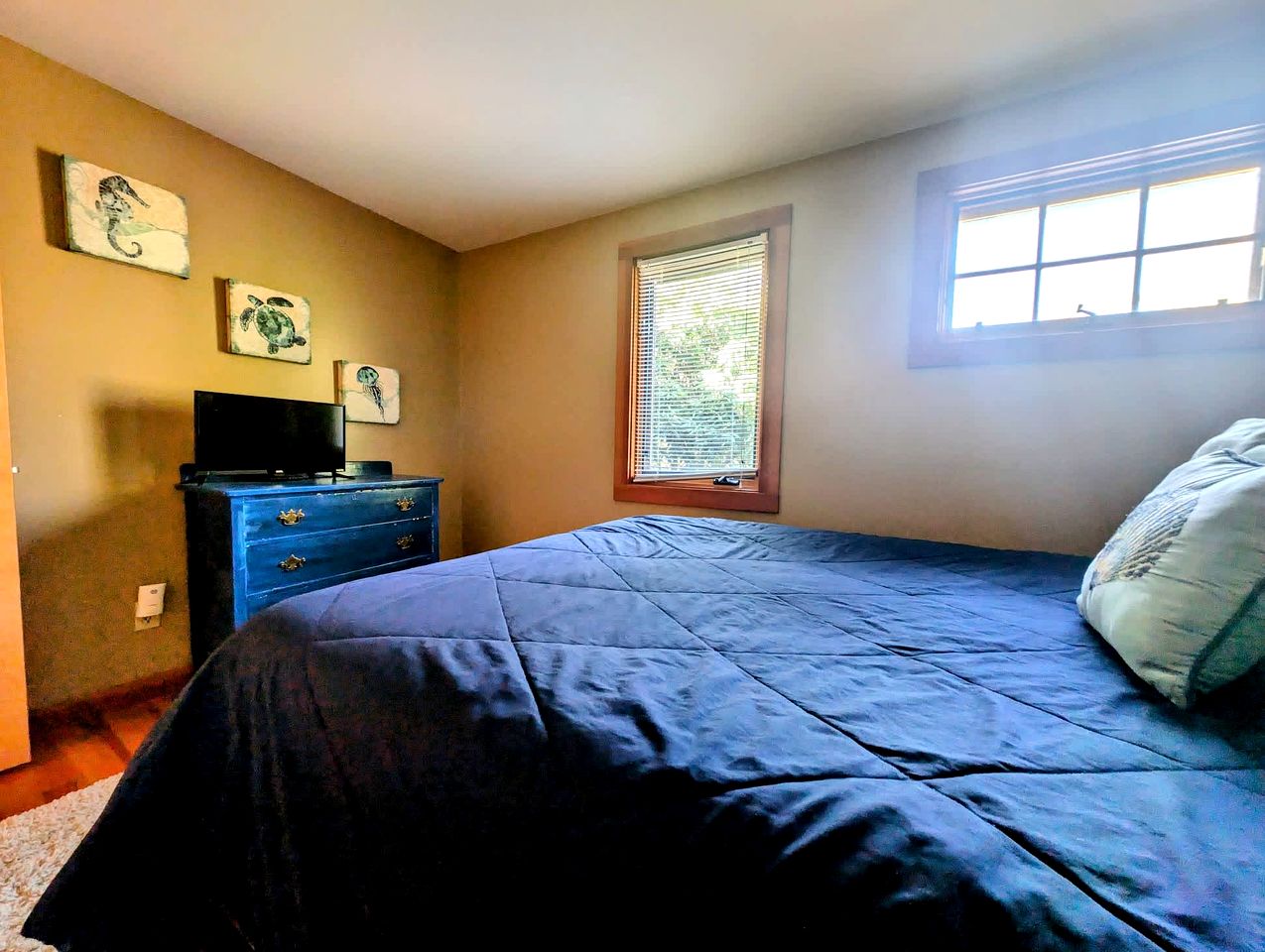 Charming Waterfront Sea Cottage with Private Beach near Bar Harbor, Hancock Maine