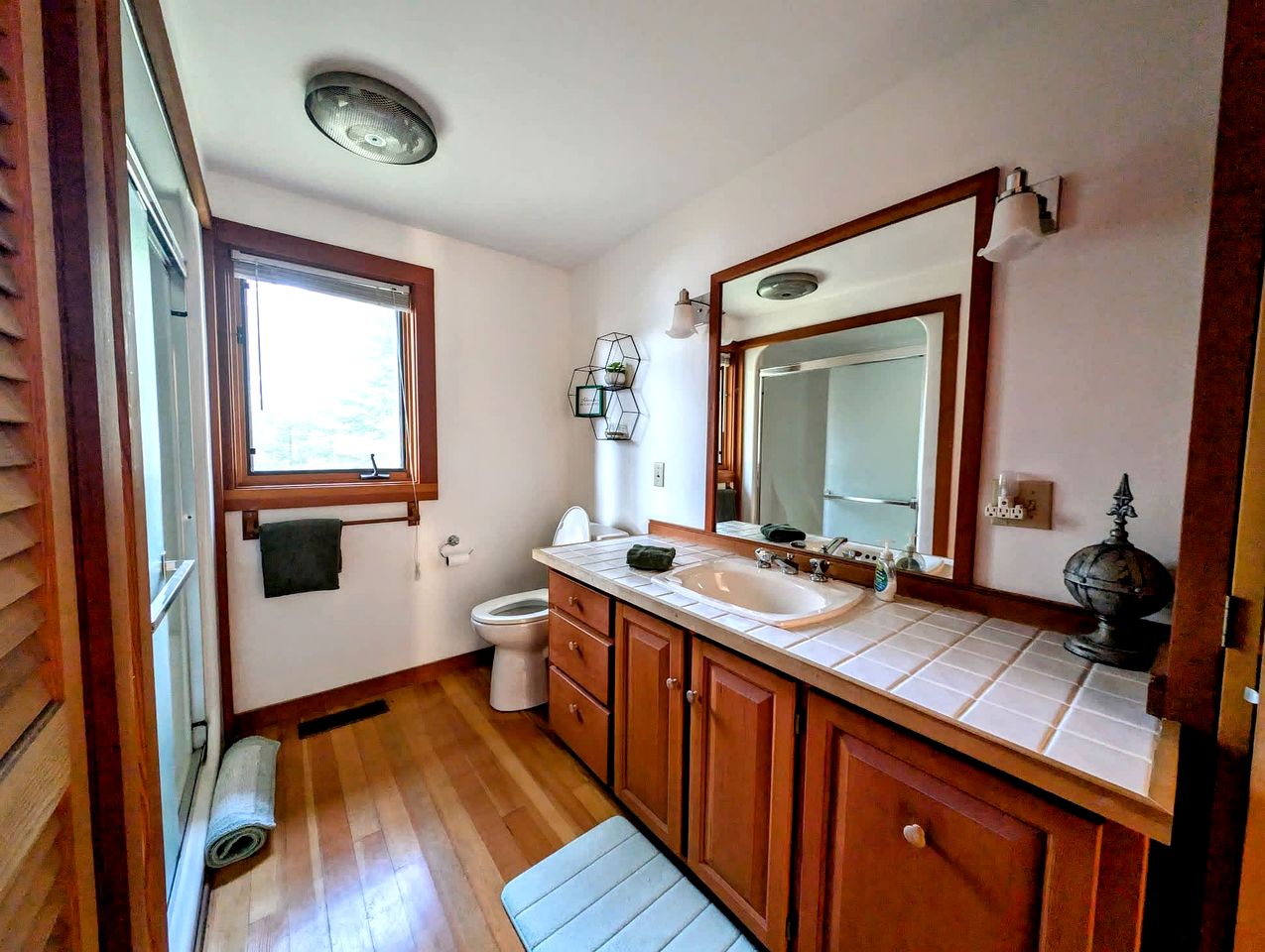 Charming Waterfront Sea Cottage with Private Beach near Bar Harbor, Hancock Maine