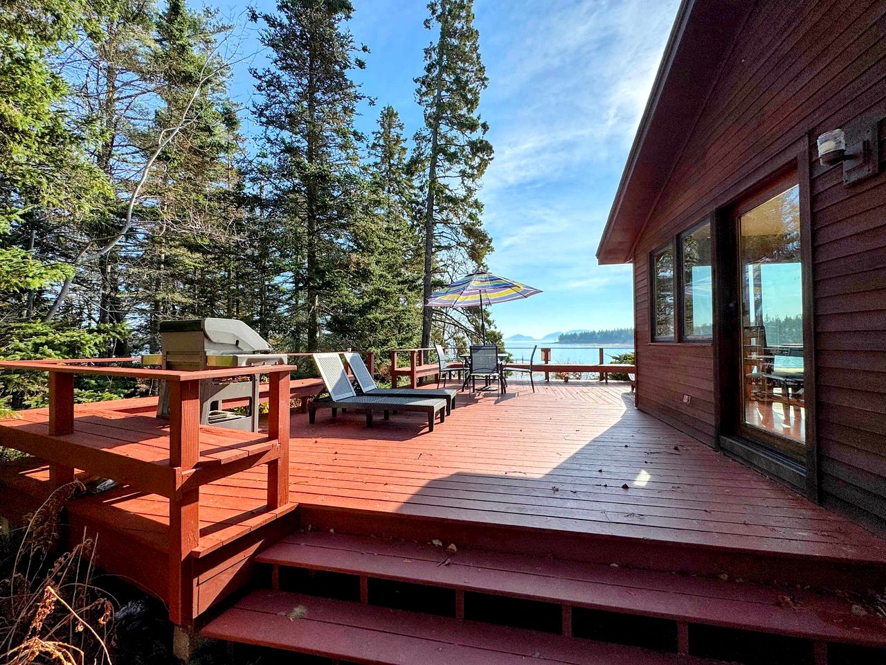 Charming Waterfront Sea Cottage with Private Beach near Bar Harbor, Hancock Maine