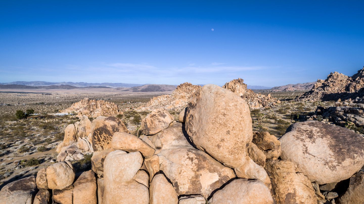 Spectacular Vacation Rental with Impressive Views of the Desert in Joshua Tree, California