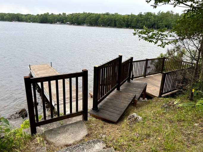 Cottages (Canada, Marmora, Ontario)