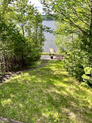 Cottages (Canada, Marmora, Ontario)