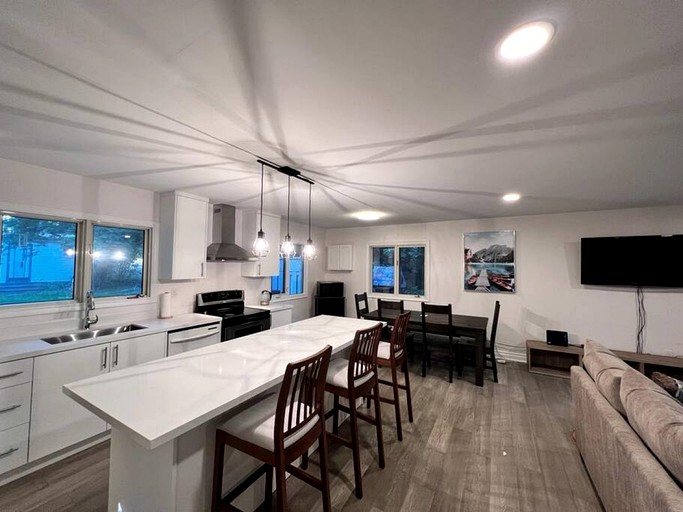 Cottages (Canada, Marmora, Ontario)