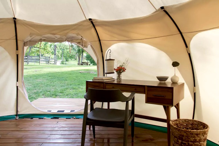 Bell Tents (Elgin, Texas, United States)