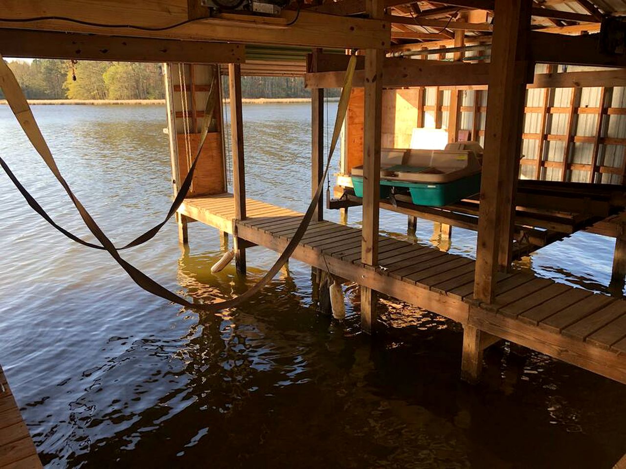 Marshall County Lake Escape: Pet-Friendly Rental with Boat Slip for Big Groups on Guntersville Lake