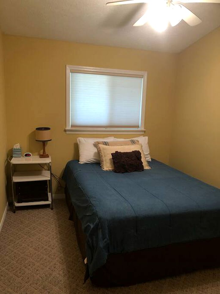 GUNTERSVILLE LAKE Keepin' it REEL 2 Boat slips for guest, Cabins