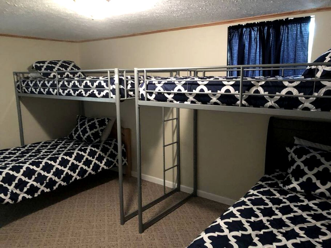 Marshall County Lake Escape: Pet-Friendly Rental with Boat Slip for Big Groups on Guntersville Lake