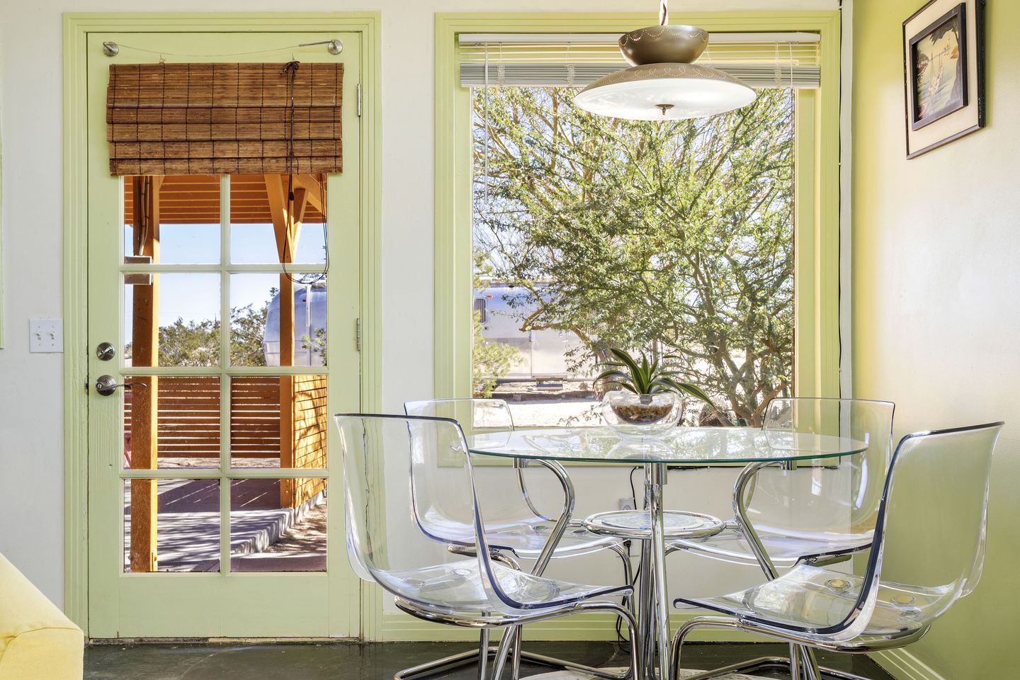 Cozy Cabin Ideal for a Getaway in Joshua Tree Perfect for Stargazing