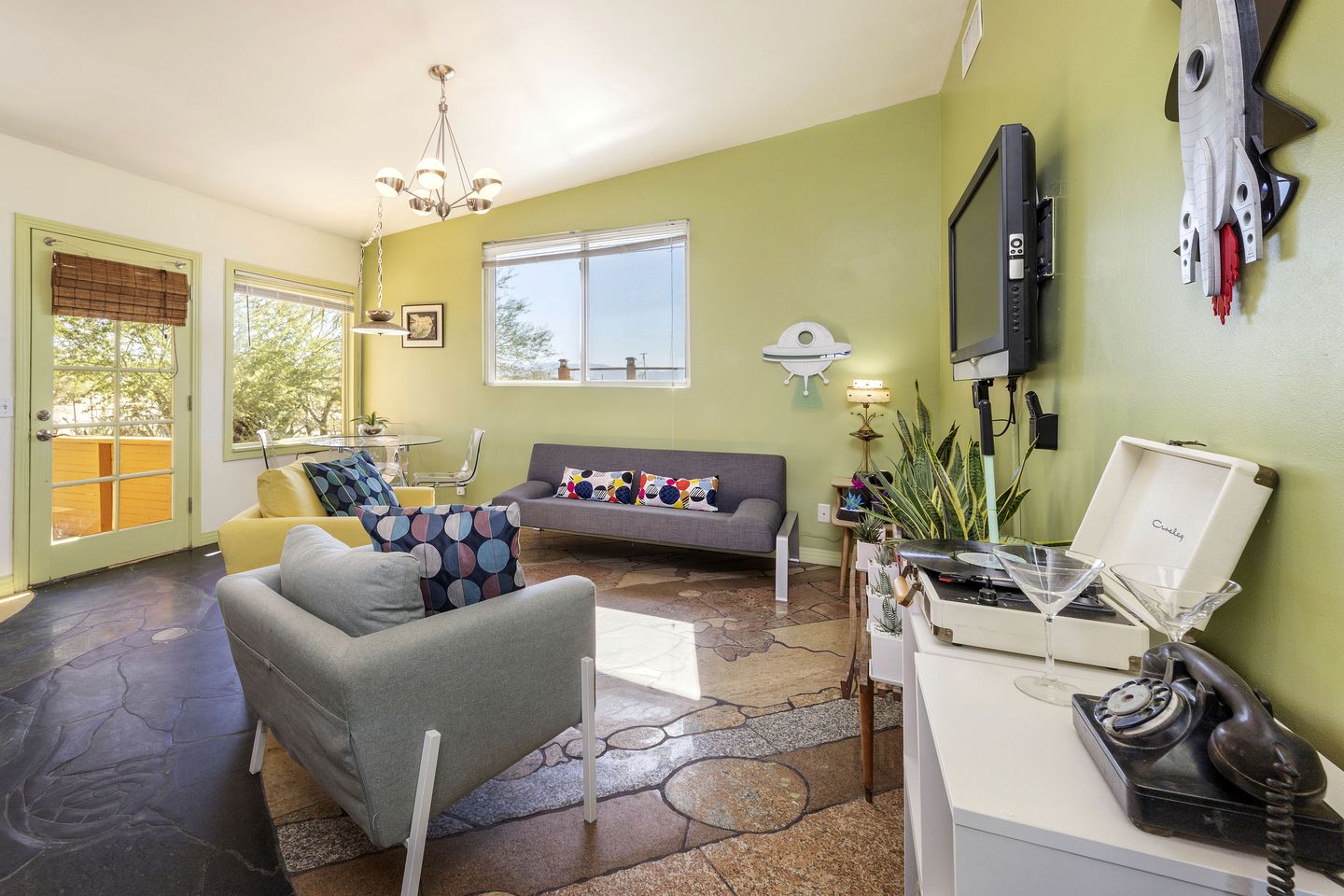 Cozy Cabin Ideal for a Getaway in Joshua Tree Perfect for Stargazing