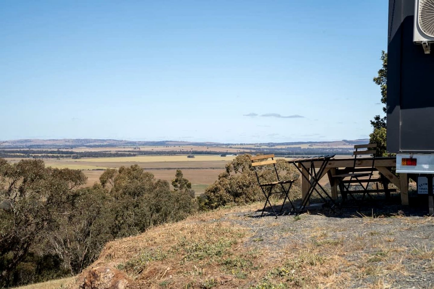 Marvelous Glamping Getaway for Two: Secluded and Tranquil Tiny House in Ararat, Victoria