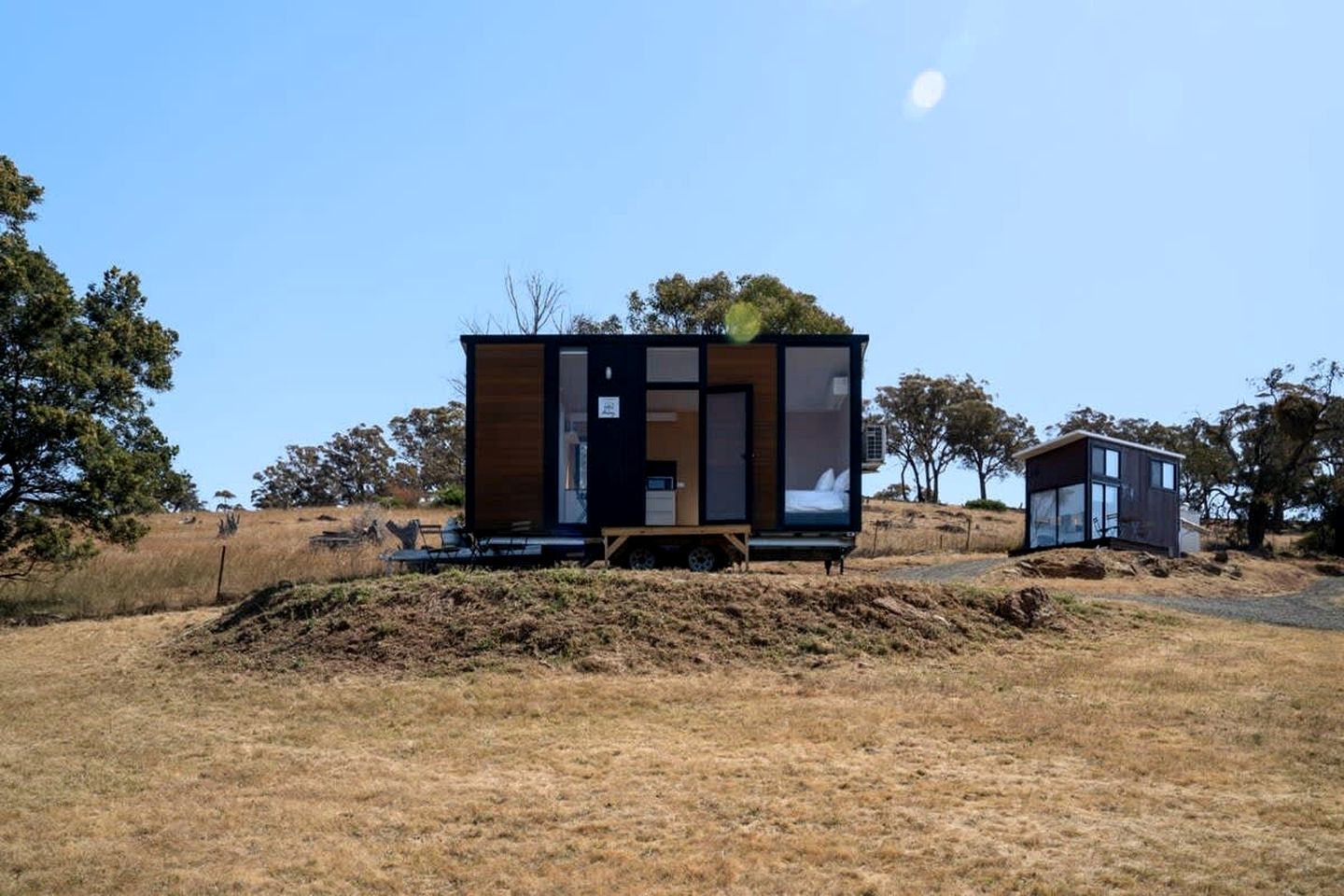 Marvelous Glamping Getaway for Two: Secluded and Tranquil Tiny House in Ararat, Victoria