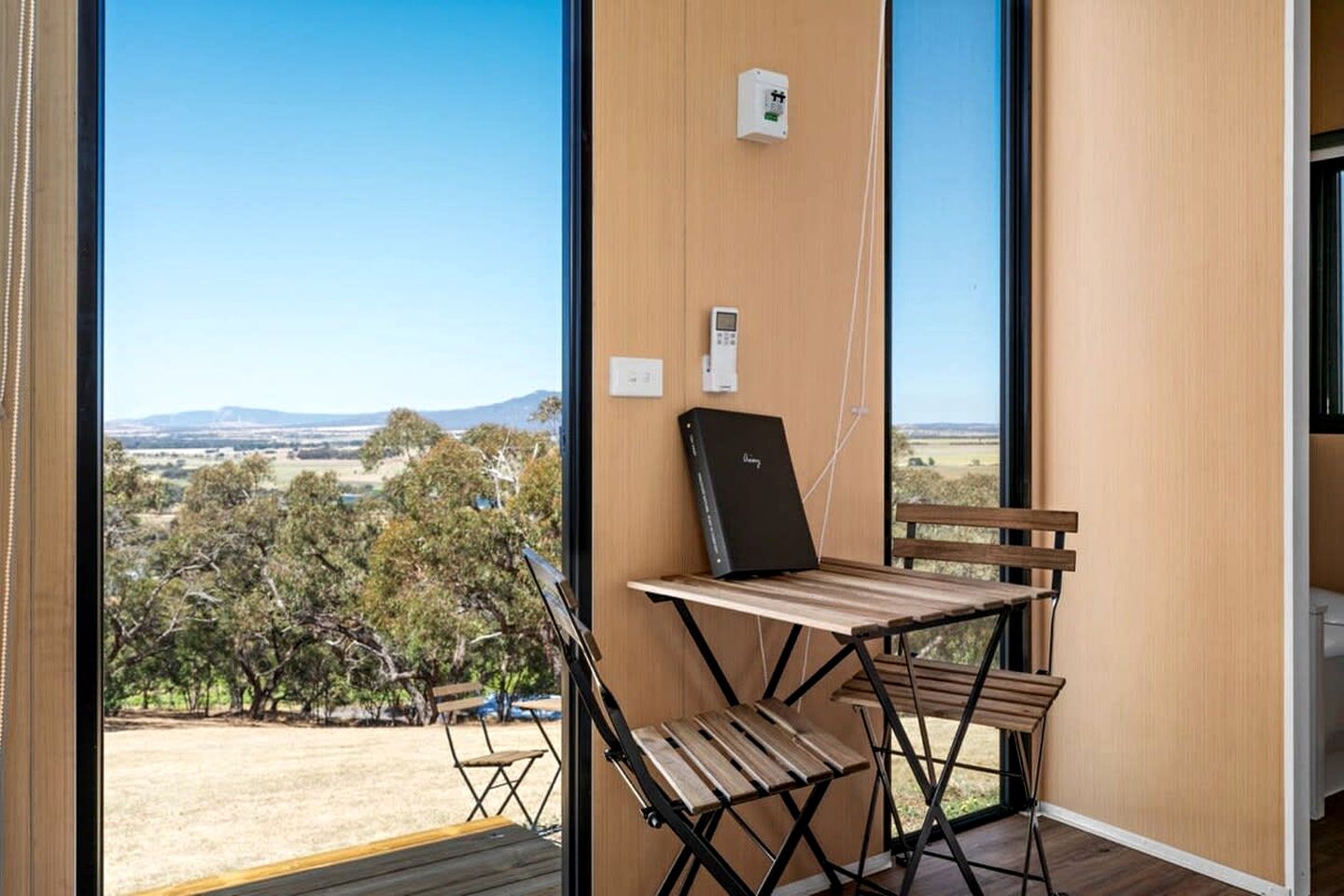 Marvelous Glamping Getaway for Two: Secluded and Tranquil Tiny House in Ararat, Victoria