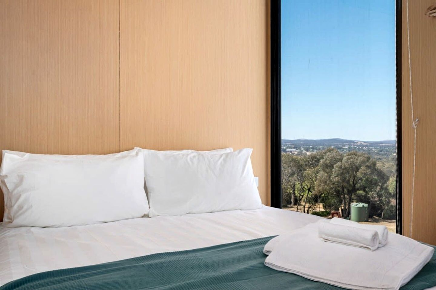 Marvelous Glamping Getaway for Two: Secluded and Tranquil Tiny House in Ararat, Victoria