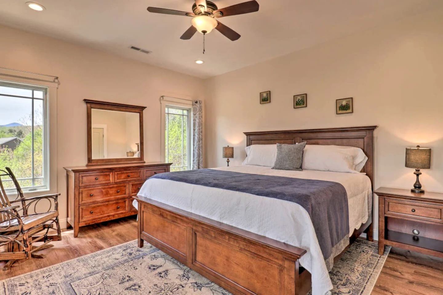 Fantastic Cottage with Incredible Sights in Candler, North Carolina