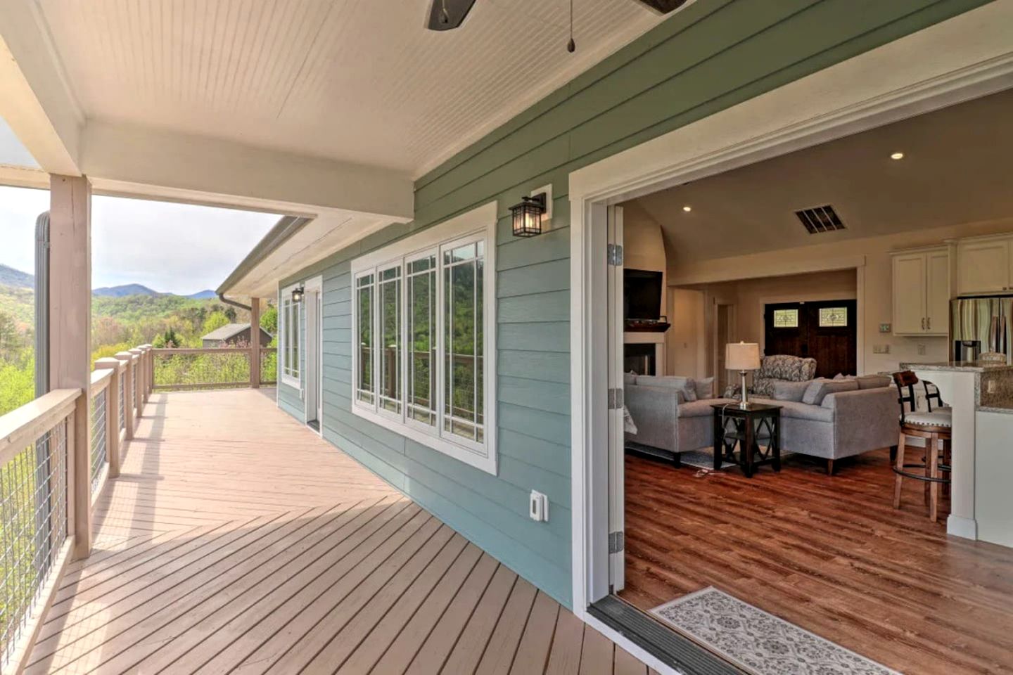 Fantastic Cottage with Incredible Sights in Candler, North Carolina