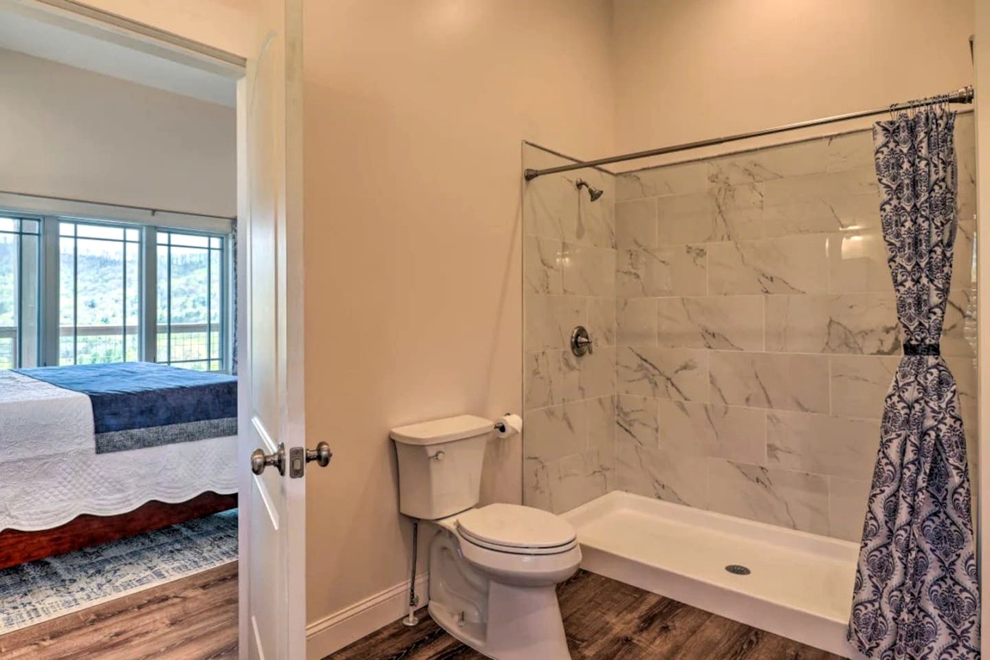 Fantastic Cottage with Incredible Sights in Candler, North Carolina